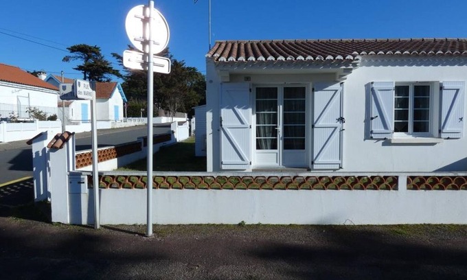 Notre-Dame-de-Monts House | Bright Seaside House with Garden - Close to Beach - Pet-Friendly, Free Bikes, Sleeps 4