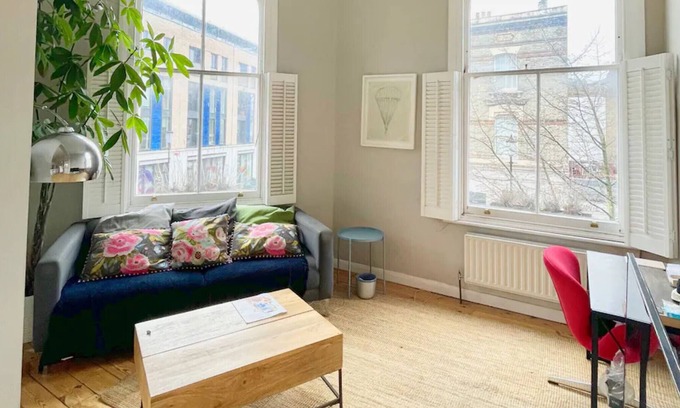 Golborne Apartment | Bright & Serene 2BD Flat - Ladbroke Grove
