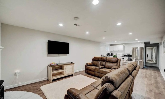Bonneville Apartment | Bright & Spacious 3-bedroom Apartment in Orem with WiFi, AC, In-Unit Laundry