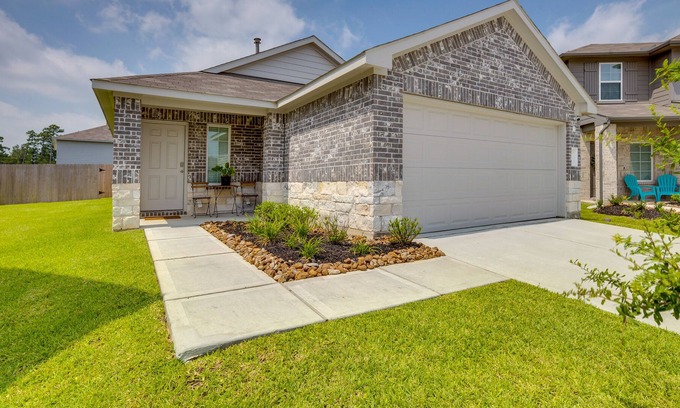 Spring House | Bright Spring Vacation Rental w/ Yard & Patio!