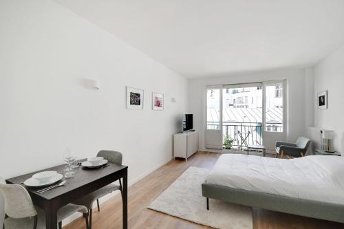 Chaillot Apartment | Bright Studio for 2 - Champs-Elysées