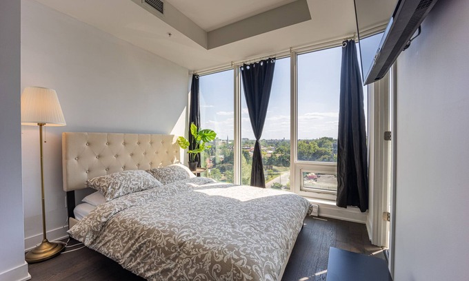Downtown Montreal Condo | Bright Studio in Luxury Condo Tower with Pool
