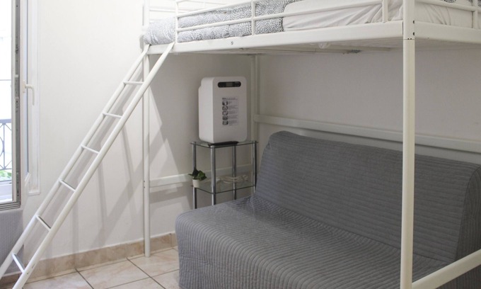 Pantin Apartment | Bright studio located near Paris