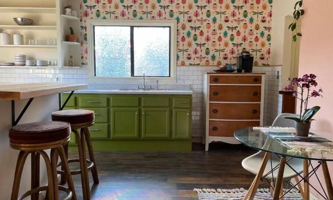 Pacific Apartment | Bright studio w/yard and laundry, blocks to CPH