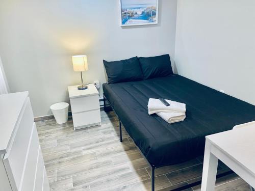 Haledon House | Bright, Stylish and Comfortable Room with Workspace!