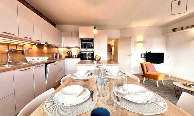 Oudergem Apartment | Bright & Stylish in Nature
