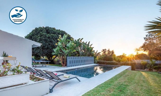 Alvor Villa | Bright villa w/heatable infinity pool, Alvor