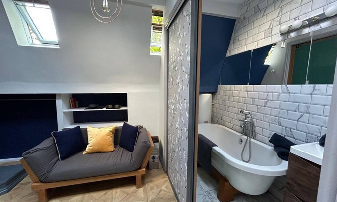 Montpelier House | Brighton’s cozy cabin