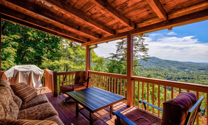 Clayton House | Brilliant cabin with mountain view, fireplace, air hockey, central AC & W/D