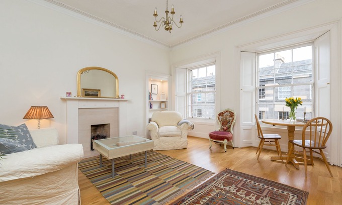 New Town Apartment | Brilliant Location, Charming Bright Apartment