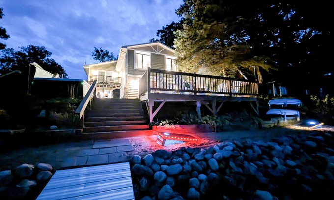 Wautoma House | Bring the entire Family to Silver Lake!