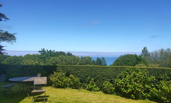 Villers-sur-Mer Apartment | Brise du Large: large 6-person apartment with magnificent sea view