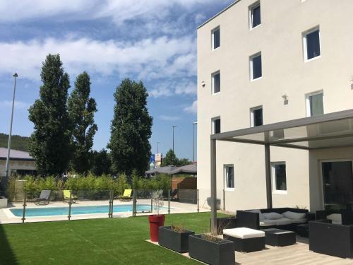 Saint-Mitre-les-Remparts Hotel | Brit Hotel Martigues Nord