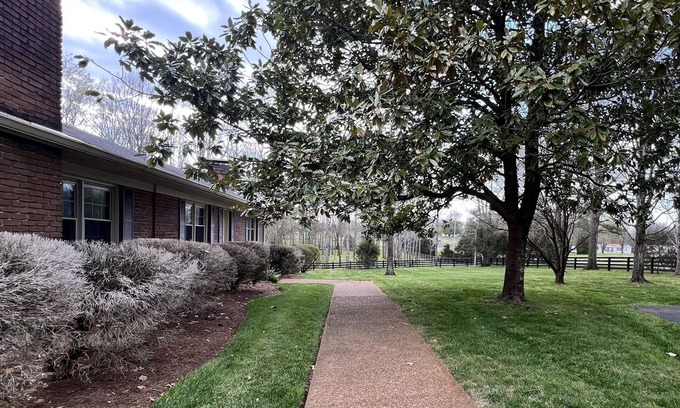 Columbia House | Britton Farms Guest House with gated entry and in-ground pool & MANY NEW UPDATES