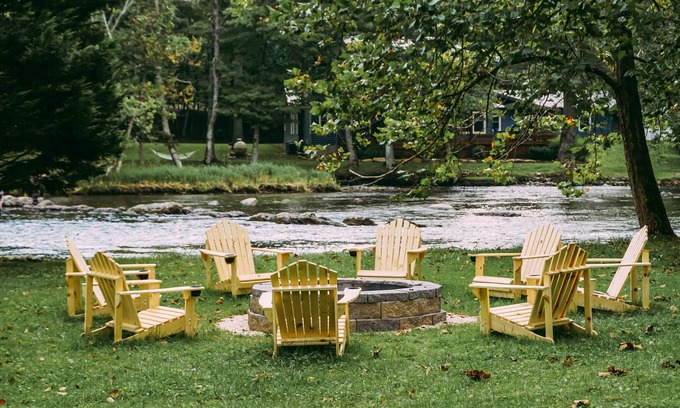Bristol House | Broken Rod Lodge on The South Holston River
