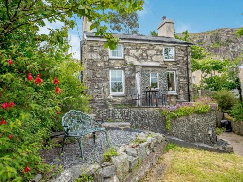 Manod House | Brondderwen