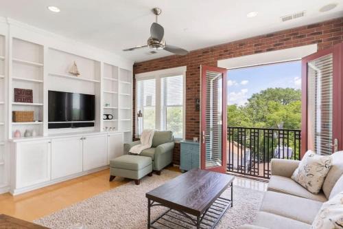 River District Apartment | Brooklyn Arts Condo