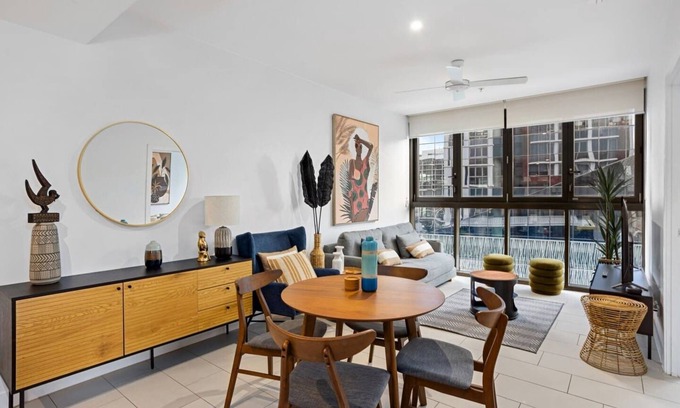 Fortitude Valley Apartment | Brooklyn on Brookes Urban High rise Sophistication