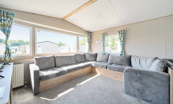 Great Houghton Cottage | BROOKSIDE BLISS - BILLING AQUADROME in Billing Aquadrome Holiday Park