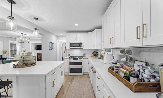 South Kansas City House | Brookside Charmer| Walk to Shops