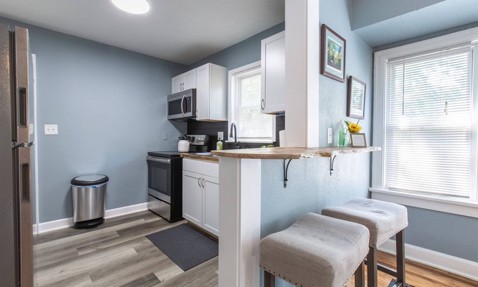 South Kansas City House | Brookside home with 2 bedrooms newly remodeled tree lined streets