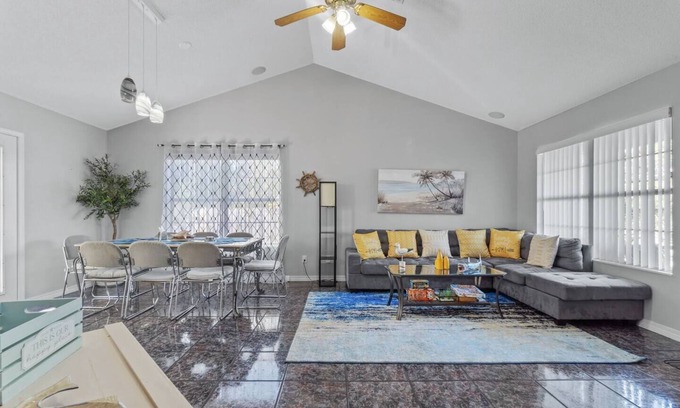 Gulf Breeze House | Brookwood Getaway: King | Pets | Firepit | Arcade