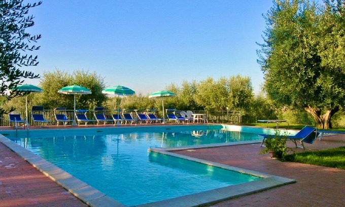 Castiglione del Lago Apartment | Broom apt with shared pool, Castiglione del Lago, Italy