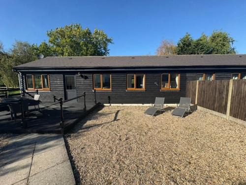 Canterbury House | Broom Farm Cottage - Parking for 2 cars