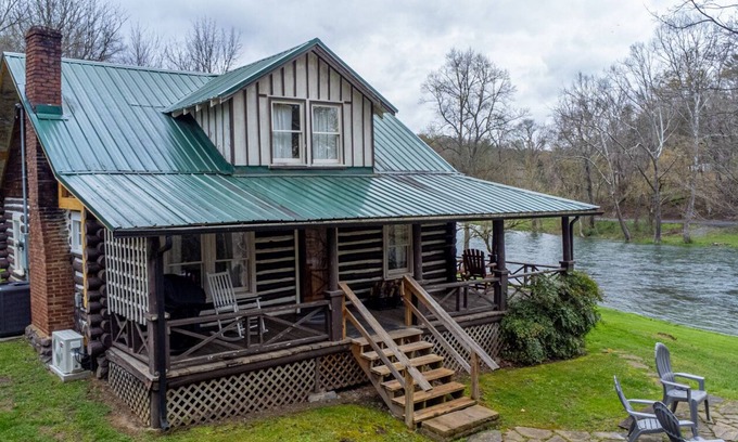 Bristol Cabin | Brown Trout Cabin, Perfect for Anglers w/700ft of S. Holston River Frontage