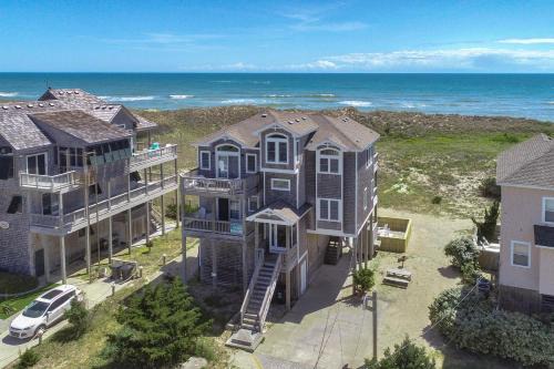 Waves House | Brownbeard's 609