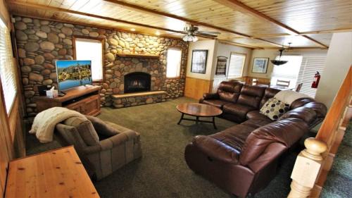 Summit Estates House | Brownie B