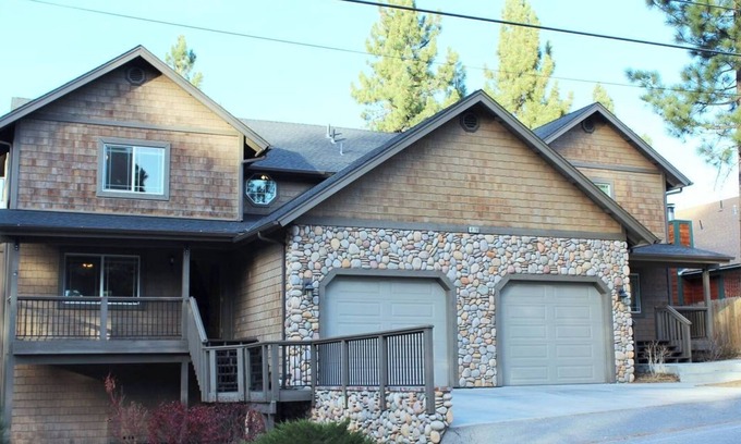 Summit Estates House | Brownie Combo