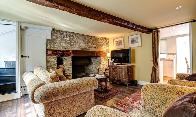 Woodstock Cottage | Browns Lane | Woodstock Holiday Let | 2 Beds & Sleeps 4