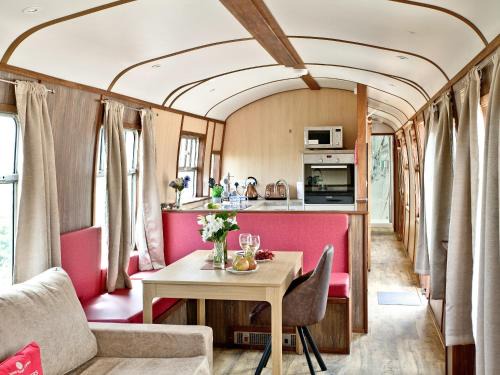 Dawlish Warren Cabin | Brunel Boutique Railway Carriage 3