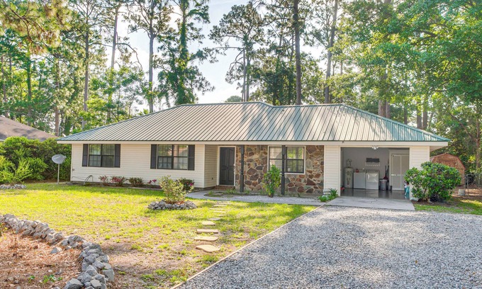Brunswick House | Brunswick Retreat w/Patio & Grill, Near Beaches!