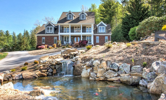 Fairview House | Brush Creek Pool House | Luxurious 10BR Home with Pool, Fire Pit, Game Room!