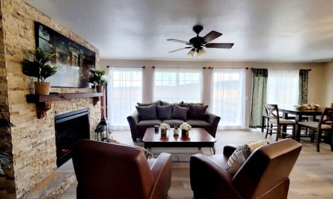 Panguitch Cottage | Bryce Canyon Cottage! Just a few of mins away.