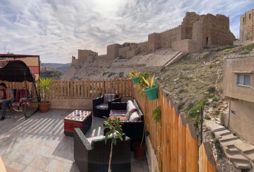 Al-Karak House | Bubble castle house