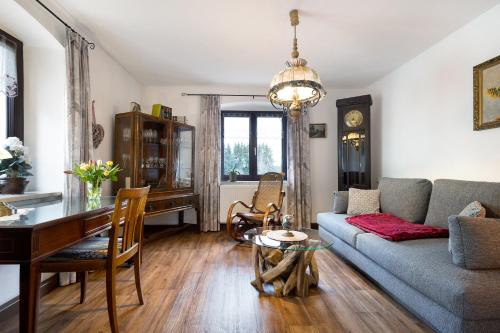 Kirchenlamitz Apartment | Buchhaus Vier - Mittelgeschoss