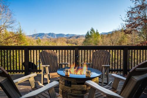 Gatlinburg - Pigeon Forge House | Buckhorn Hideaway By Stony Brook Cabins