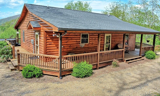 Buck Mountain Cabin | Buckin' Crazy-Open for Bookings! Hot Tub/WiFi,/FP/Views