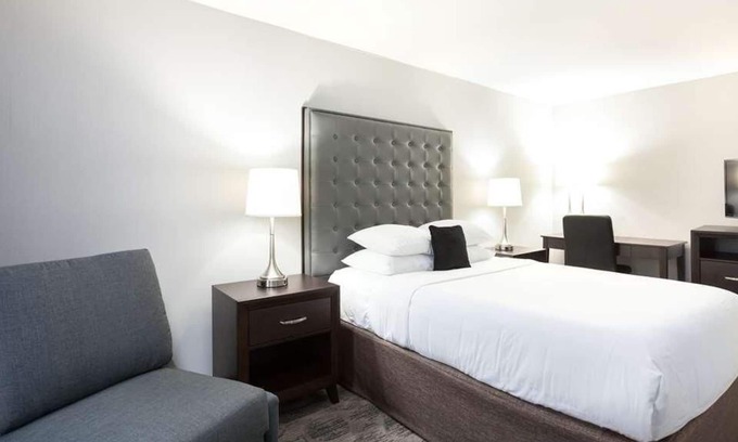 Auburn House | Budget-Friendly Stay in Washington, Free Parking, Pet-Friendly, Free Breakfast
