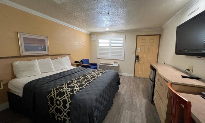 Corcoran Hotel | Budget Inn Corcoran Near Tulare CA 43