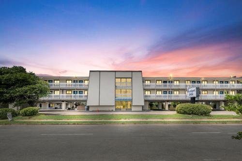 Willoughby Spit Hotel | Budget Inn-Norfolk, VA - Oceanview
