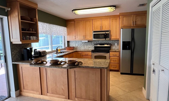 Imperial Golf Estates House | Budget & Pet Friendly 3/2 - Close to Everything