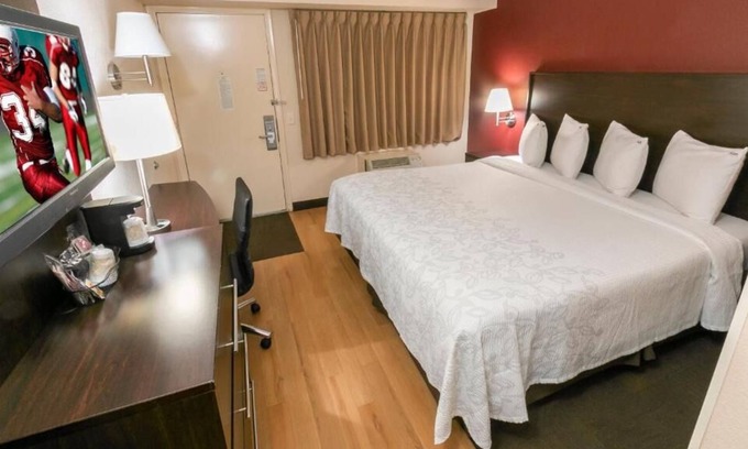 Statesville Hotel | Budget Pet-friendly Hotel in Statesville! FREE Onsite Parking, Pets Are Welcome!