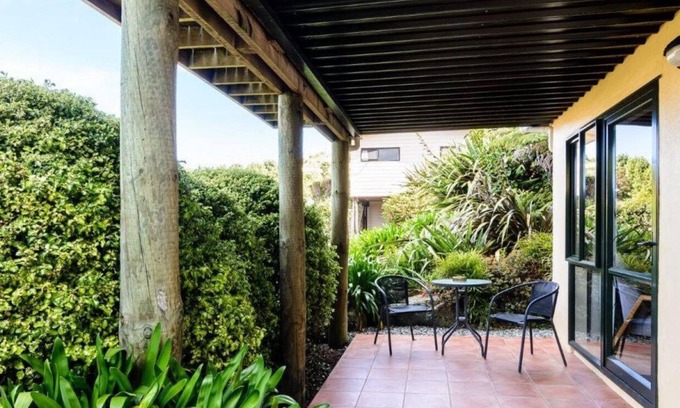 Kaiteriteri Apartment | Budget Studio Unit Garden view