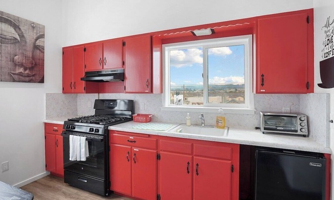 Downtown House | Budget Wise Private Room SFO (1)