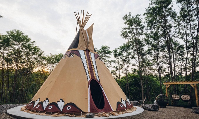 Corfu RV Rental | Buffalo Chief Hut