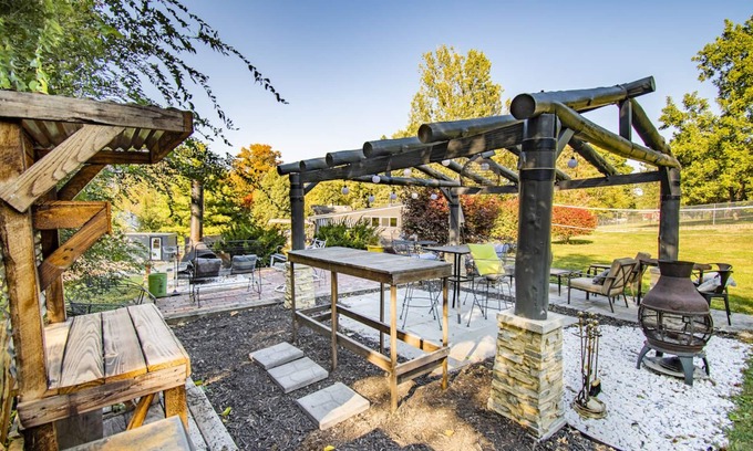 Benson Gardens Villa | Buffalo Hallow: The ultimate reunion and retreat destination with Outdoor Fun+